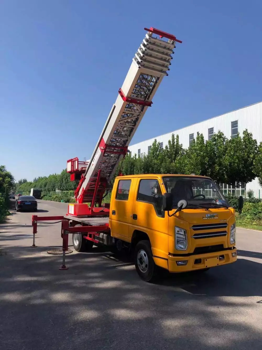 习水附近的云梯车出租服务：轻松解决高空作业需求