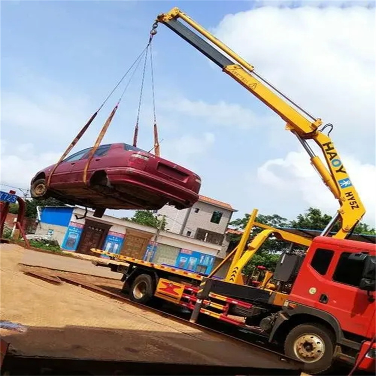 习水吊车吊汽车的正确方法